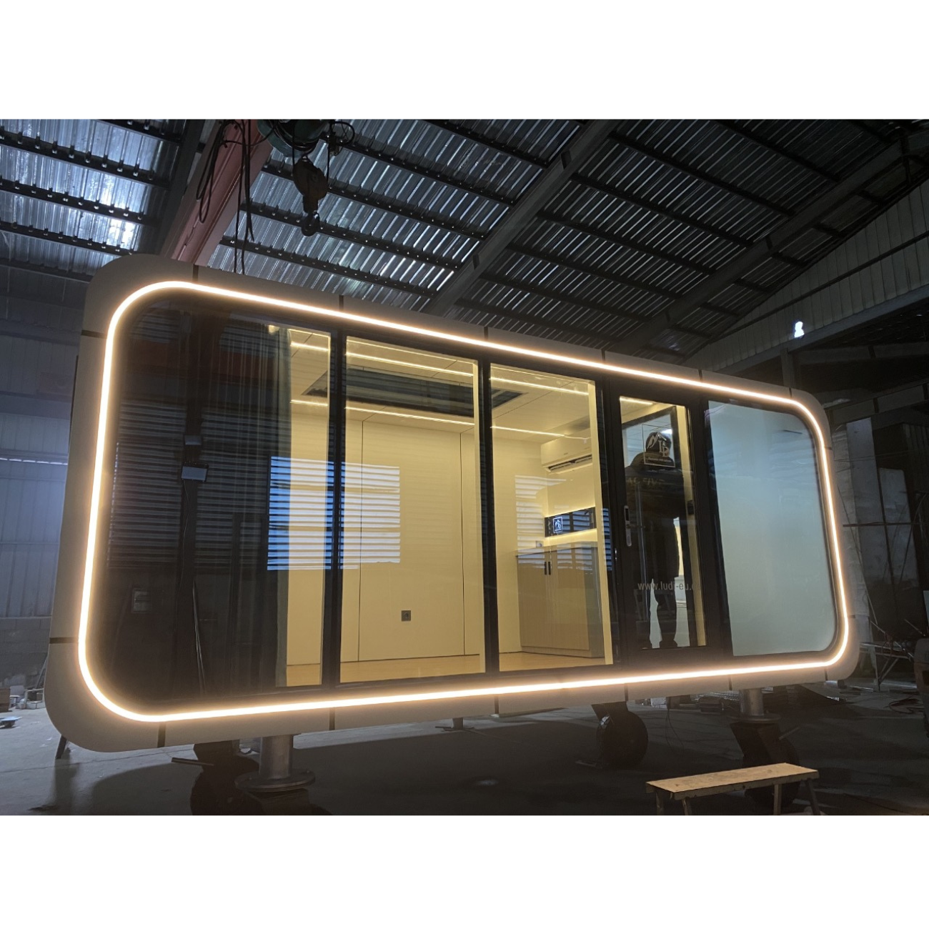 Kapselhaus, Tiny Hous, prefab Hous, vorgefertigte Kompakthaus, Außenbüro Model E50