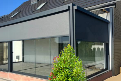 ZIP Screen Rollo mit Motorantrieb, Höhe 2,7 m, Stoff - grau, Gehäusefarbe - anthrazit