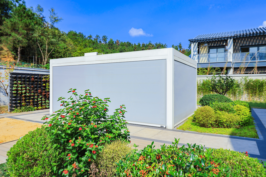 Terrassenpergola 3,5 x 4,5 m, Höhe 2,7 m mit drehbarem Lamellendach und Motorantrieb, Terrassenüberdachung