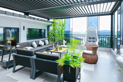 Terrassenpergola 4,0 x 6,0 m, Höhe 2,7 m mit drehbarem Lamellendach und Motorantrieb, Terrassenüberdachung